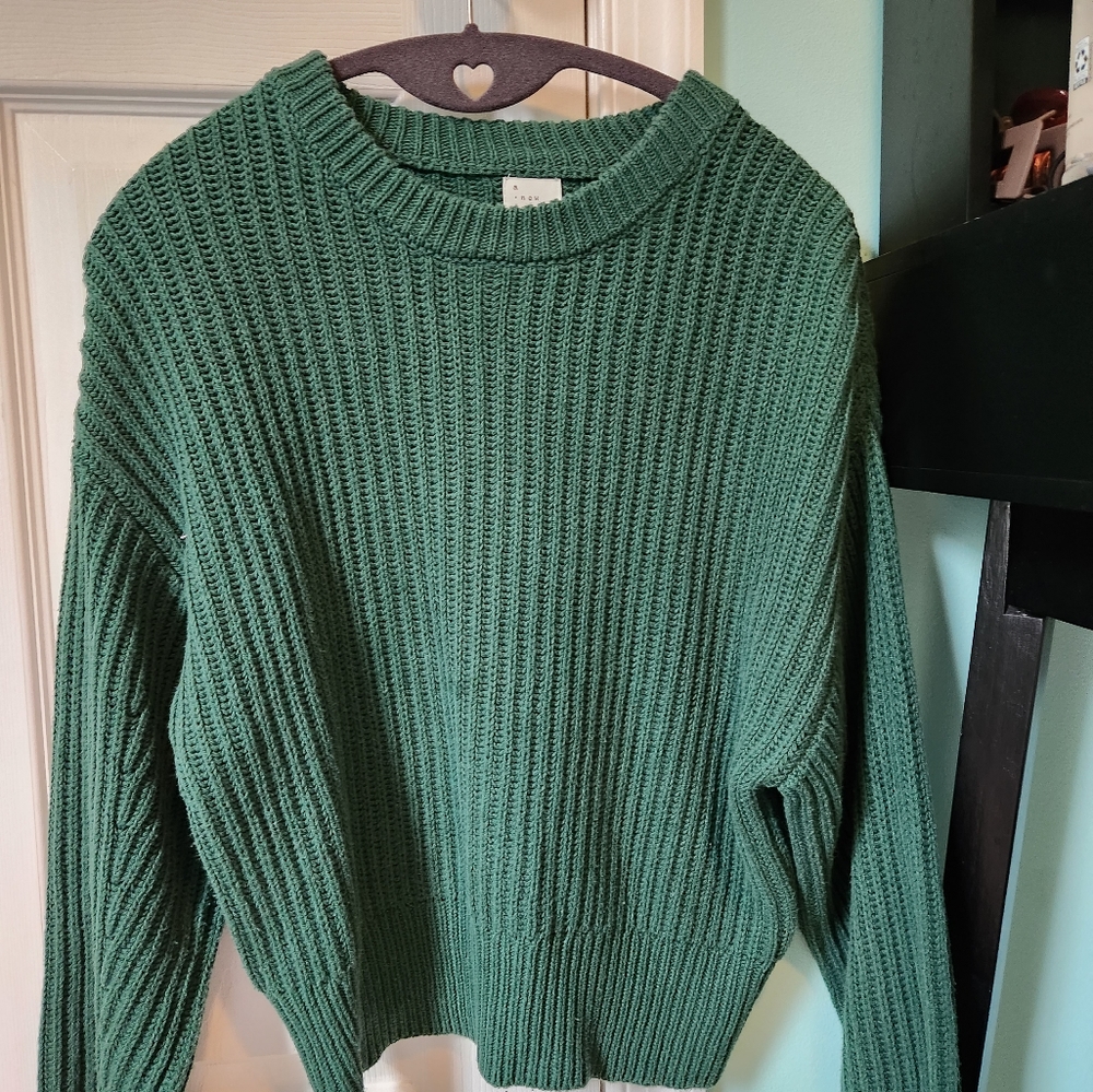 Green cropped sweater